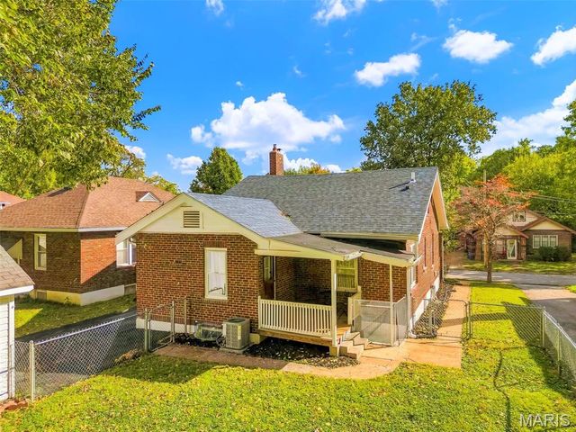 109 Lawrence Avenue, Ferguson, MO 63135