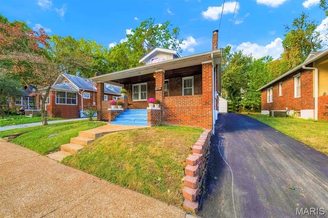 109 Lawrence Avenue, Ferguson, MO 63135