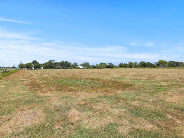 7099 N FM 148, Terrell, TX 75160