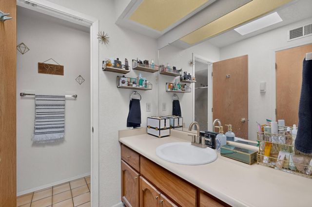 8400 Parrot Run Road NE, Albuquerque, NM 87109