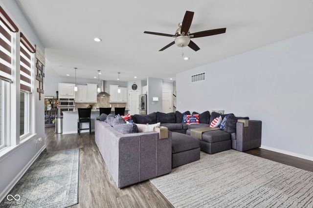 1091 Margate Drive, Greenwood, IN 46143