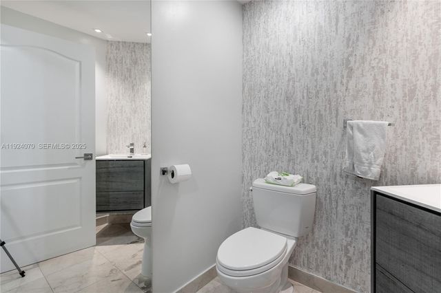 18460 NE 30th Ave 18460, Aventura, FL 33160