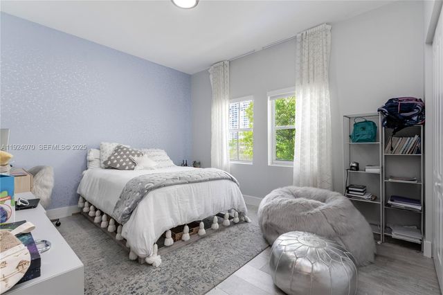 18460 NE 30th Ave 18460, Aventura, FL 33160