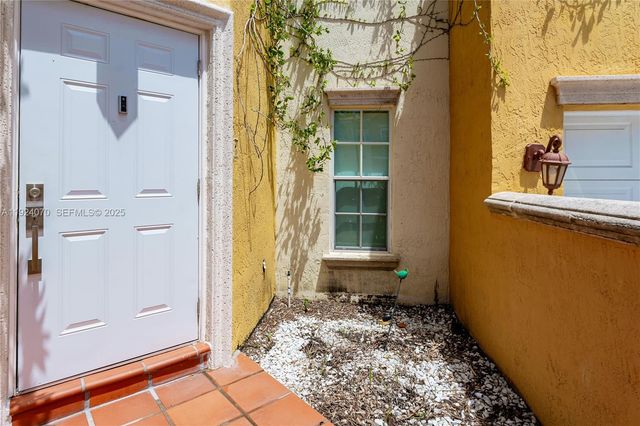 18460 NE 30th Ave 18460, Aventura, FL 33160