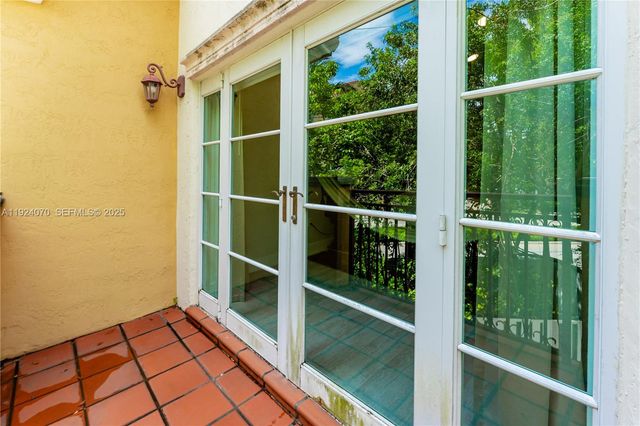 18460 NE 30th Ave 18460, Aventura, FL 33160