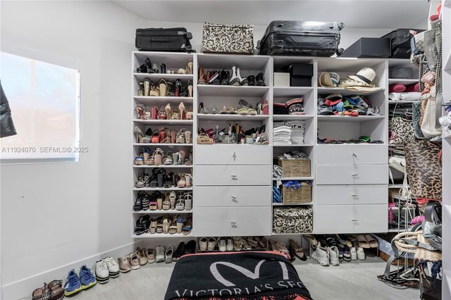 18460 NE 30th Ave 18460, Aventura, FL 33160