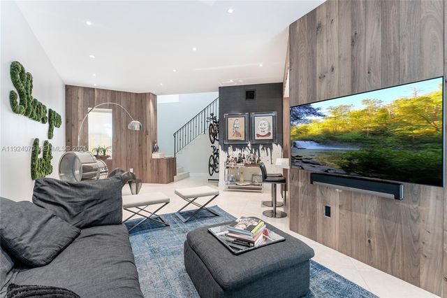 18460 NE 30th Ave 18460, Aventura, FL 33160