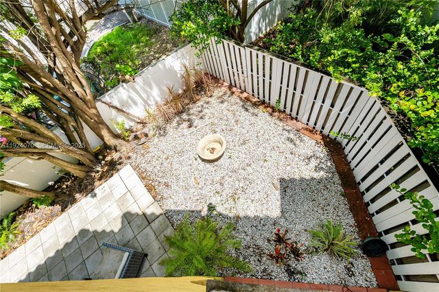 18460 NE 30th Ave 18460, Aventura, FL 33160