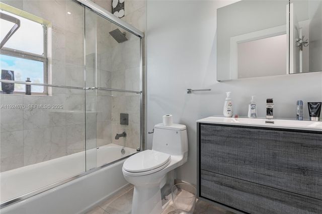 18460 NE 30th Ave 18460, Aventura, FL 33160