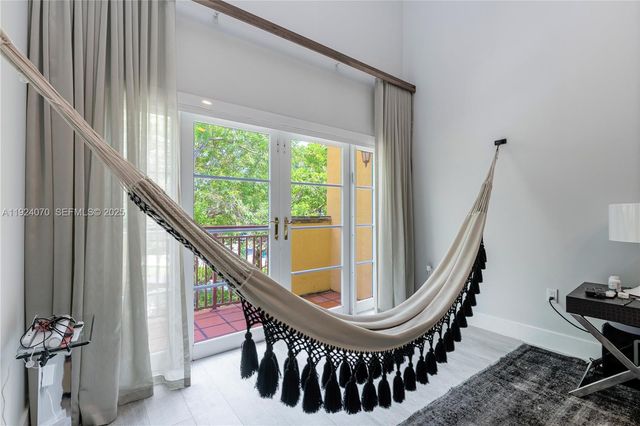 18460 NE 30th Ave 18460, Aventura, FL 33160