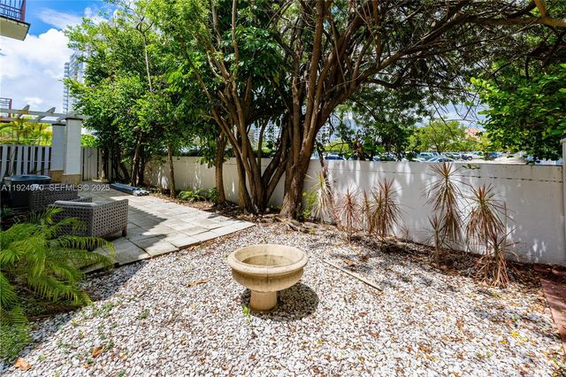 18460 NE 30th Ave 18460, Aventura, FL 33160