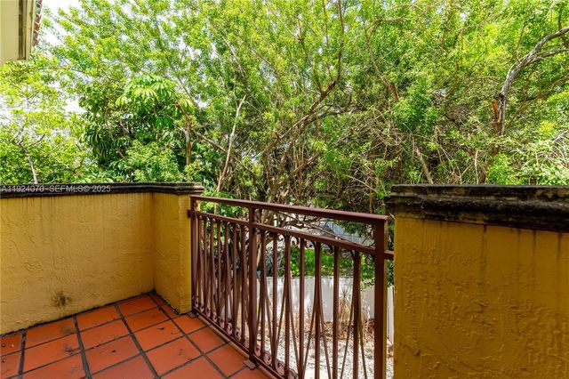 18460 NE 30th Ave 18460, Aventura, FL 33160