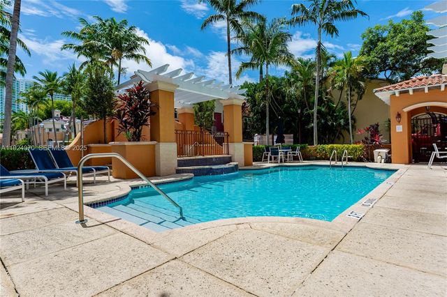 18460 NE 30th Ave 18460, Aventura, FL 33160