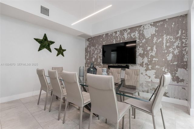 18460 NE 30th Ave 18460, Aventura, FL 33160