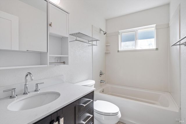 519 7th St, Petaluma, CA 94952