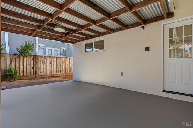 519 7th St, Petaluma, CA 94952