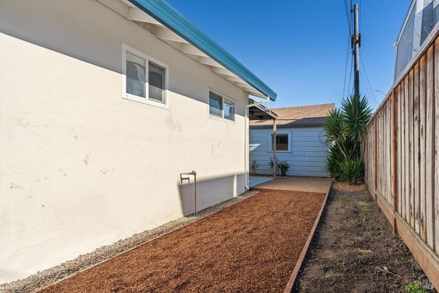 519 7th St, Petaluma, CA 94952