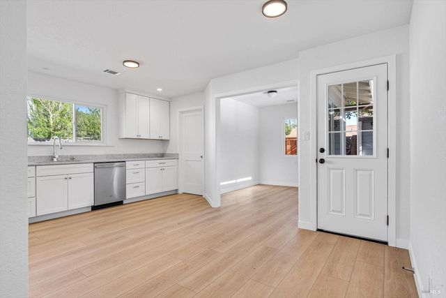 519 7th St, Petaluma, CA 94952