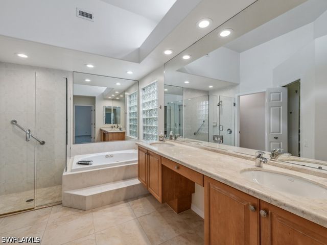 3868 Clipper Cove DR, Naples, FL 34112