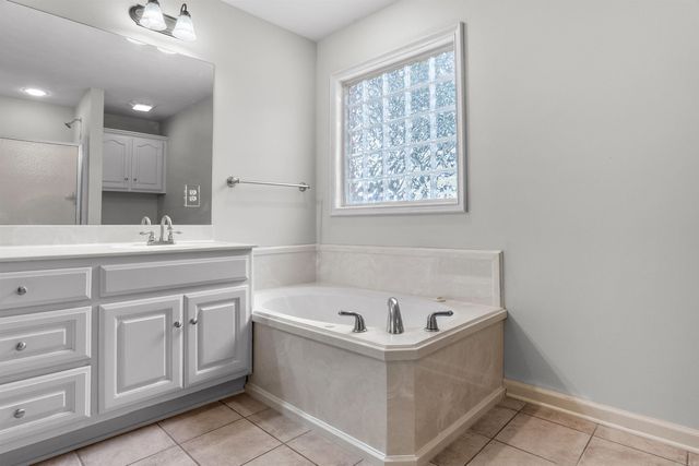 22 Pecan Ln Lane, Cabot, AR 72023