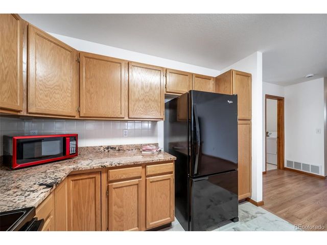 1744 Lincoln St, Longmont, CO 80501