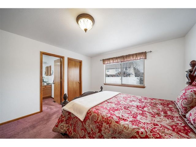 1744 Lincoln St, Longmont, CO 80501