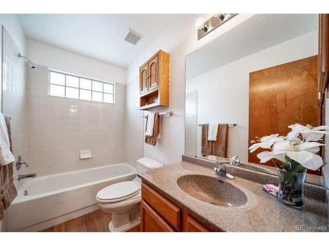 1744 Lincoln St, Longmont, CO 80501