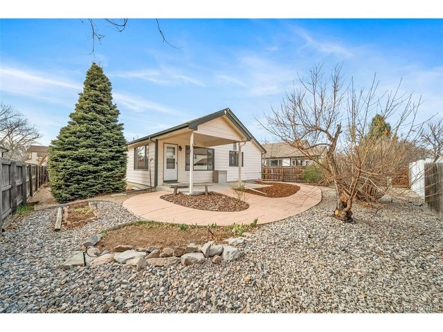 1744 Lincoln St, Longmont, CO 80501