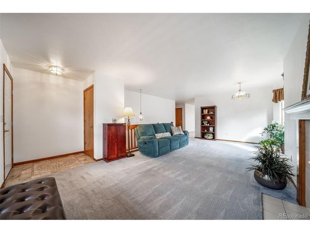 1744 Lincoln St, Longmont, CO 80501