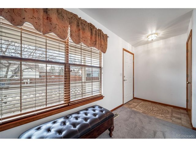 1744 Lincoln St, Longmont, CO 80501