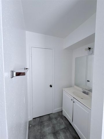 5625 Antoine Drive 1615, Houston, TX 77091