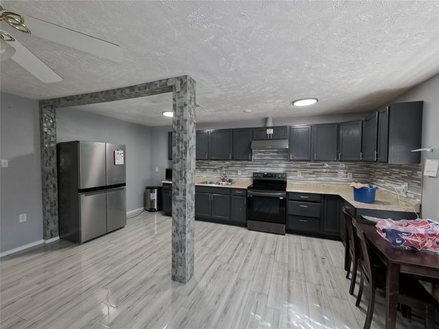 21 W Townhouse Lane 33, Grand Prairie, TX 75052