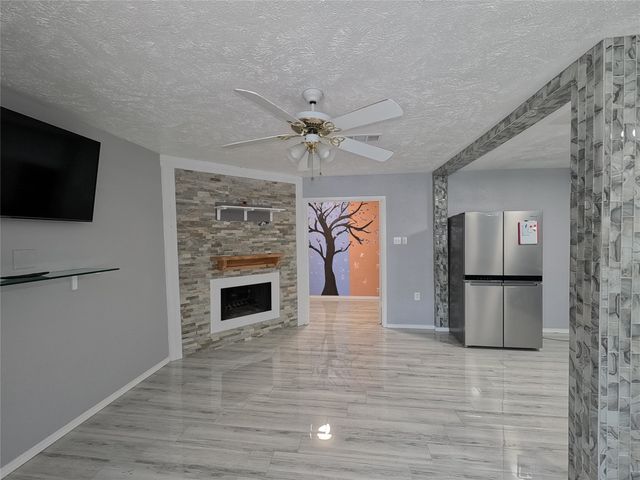 21 W Townhouse Lane 33, Grand Prairie, TX 75052