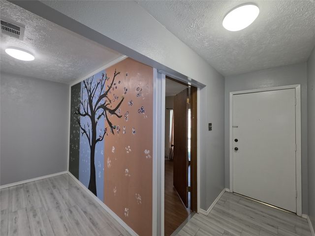21 W Townhouse Lane 33, Grand Prairie, TX 75052