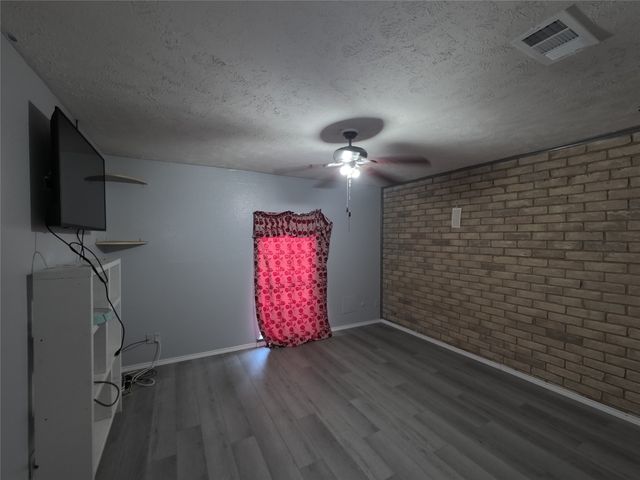 21 W Townhouse Lane 33, Grand Prairie, TX 75052