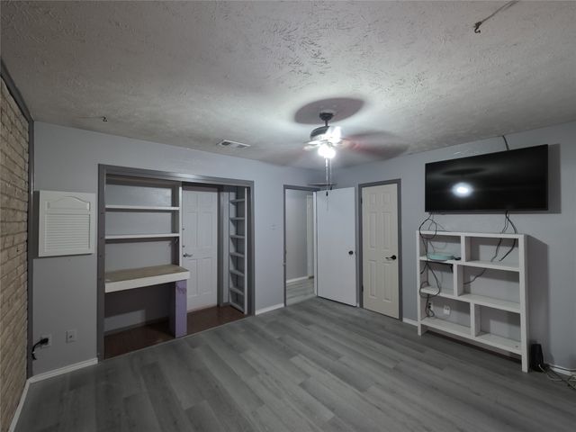 21 W Townhouse Lane 33, Grand Prairie, TX 75052