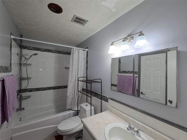 21 W Townhouse Lane 33, Grand Prairie, TX 75052