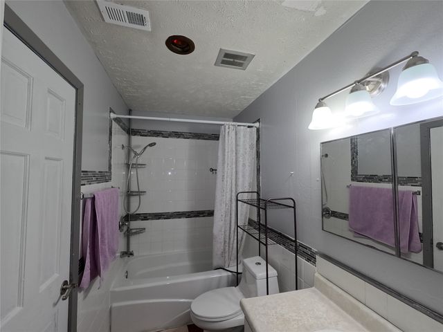 21 W Townhouse Lane 33, Grand Prairie, TX 75052