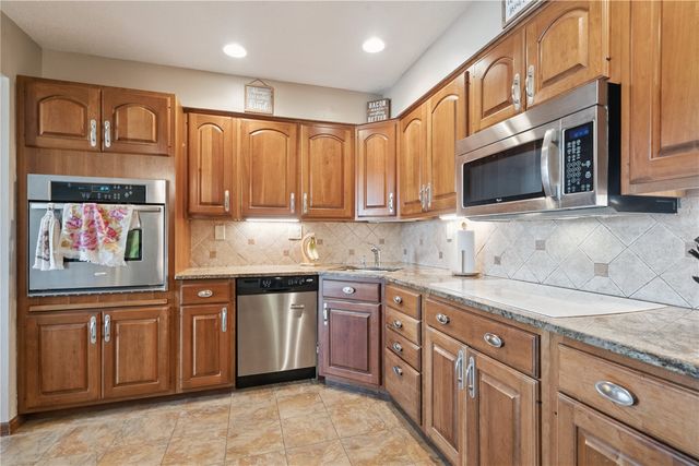 1568 Matterhorn Drive NE, Cedar Rapids, IA 52402