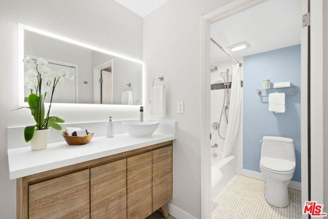 10966 Rochester Avenue 3F, Los Angeles, CA 90024