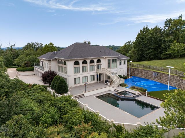 720 Valhalla Ln, Brentwood, TN 37027