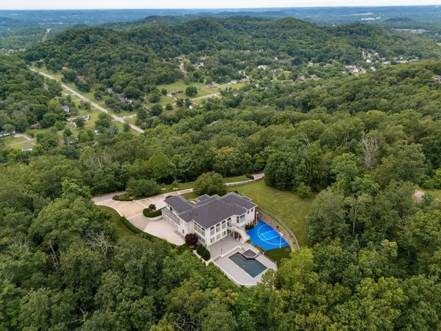 720 Valhalla Ln, Brentwood, TN 37027
