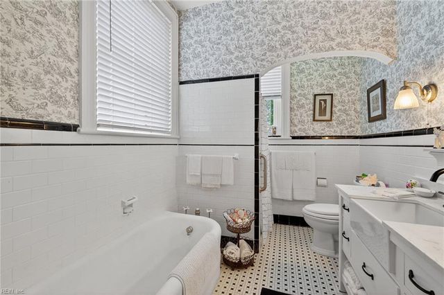 128 Brewer AVE, Suffolk, VA 23434