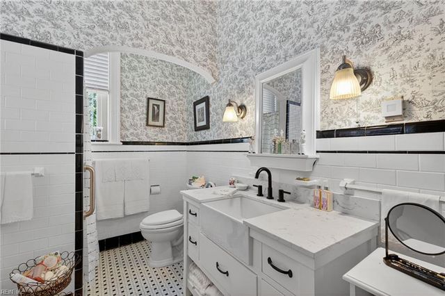 128 Brewer AVE, Suffolk, VA 23434