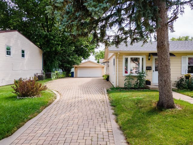 1649 Park Avenue, Hanover Park, IL 60133