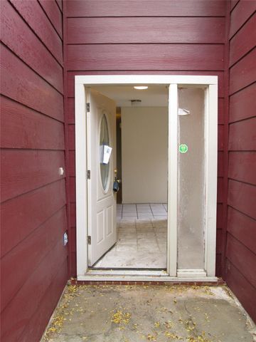 10842 Lynbrook Drive a, Houston, TX 77042