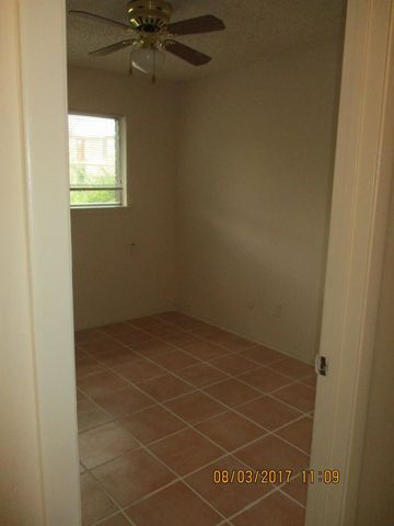 10842 Lynbrook Drive a, Houston, TX 77042
