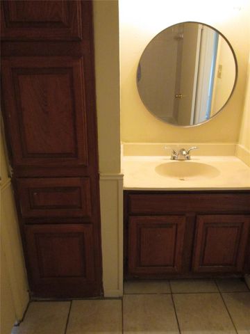 10842 Lynbrook Drive a, Houston, TX 77042