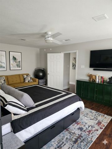2202 Woodsong Trail, Arlington, TX 76016