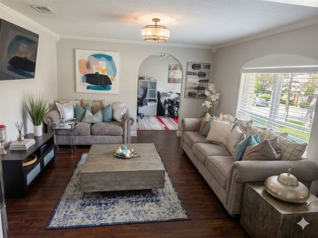 2202 Woodsong Trail, Arlington, TX 76016